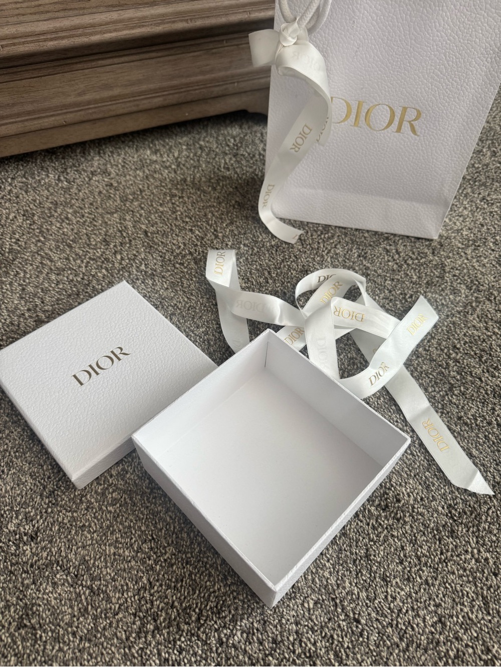 Empty Dior Gift Bag & Box with Ribbon - Picture 3 of 9